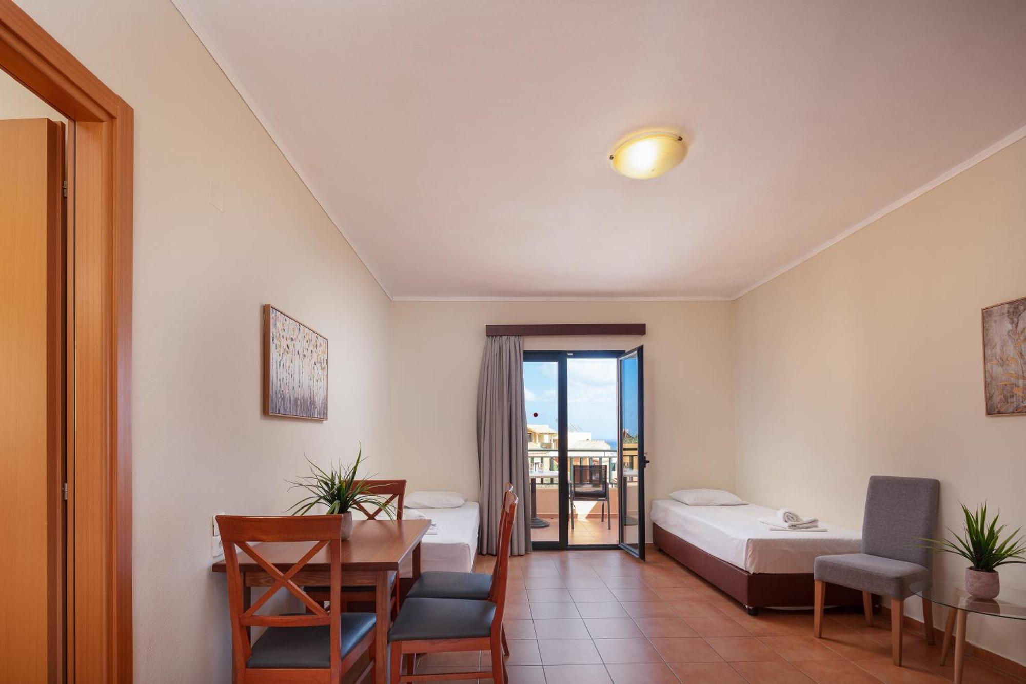Dia Apartments Hersonissos  Dış mekan fotoğraf