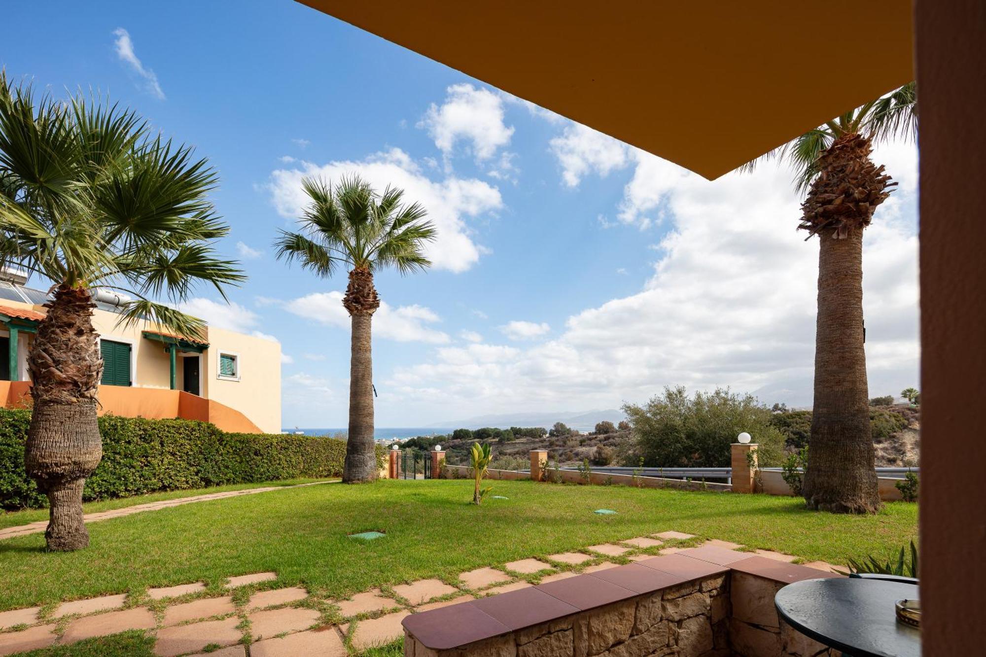 Dia Apartments Hersonissos  Dış mekan fotoğraf